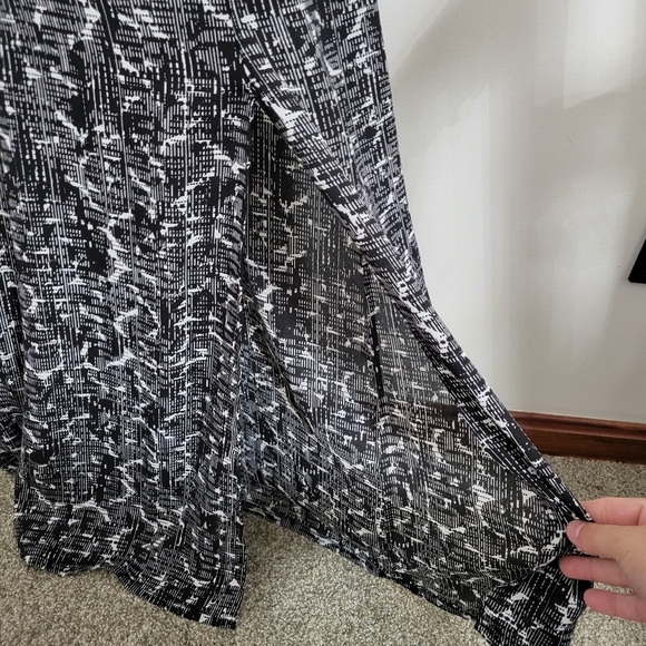 WHBM Maxi Halter Dress Black & White Pattern Size 00 - Picture 5 of 8